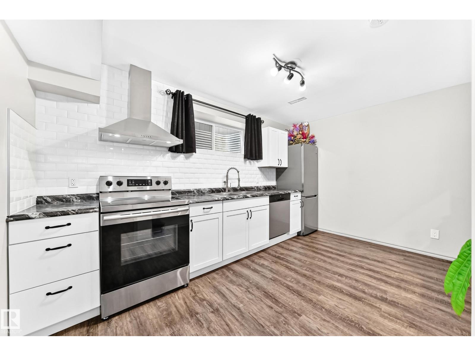 8314 180A AV NW - 44