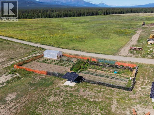 KM 1500 ALASKA HIGHWAY - 82