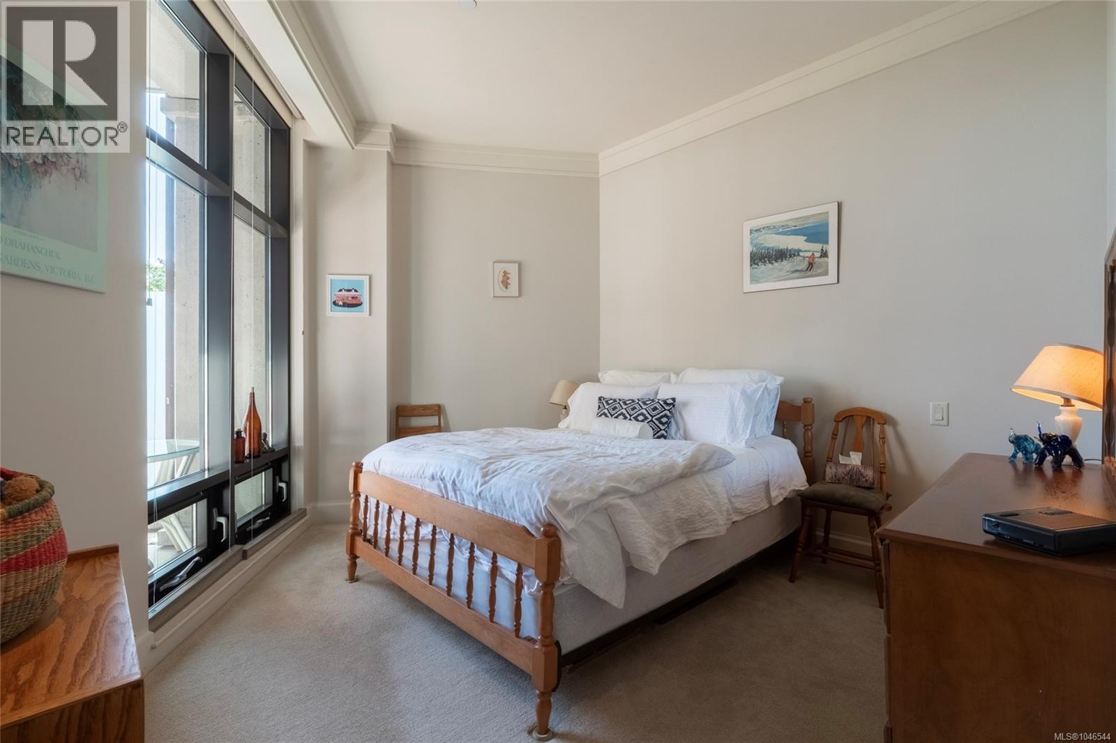 106 847 Dunsmuir Rd, Esquimalt