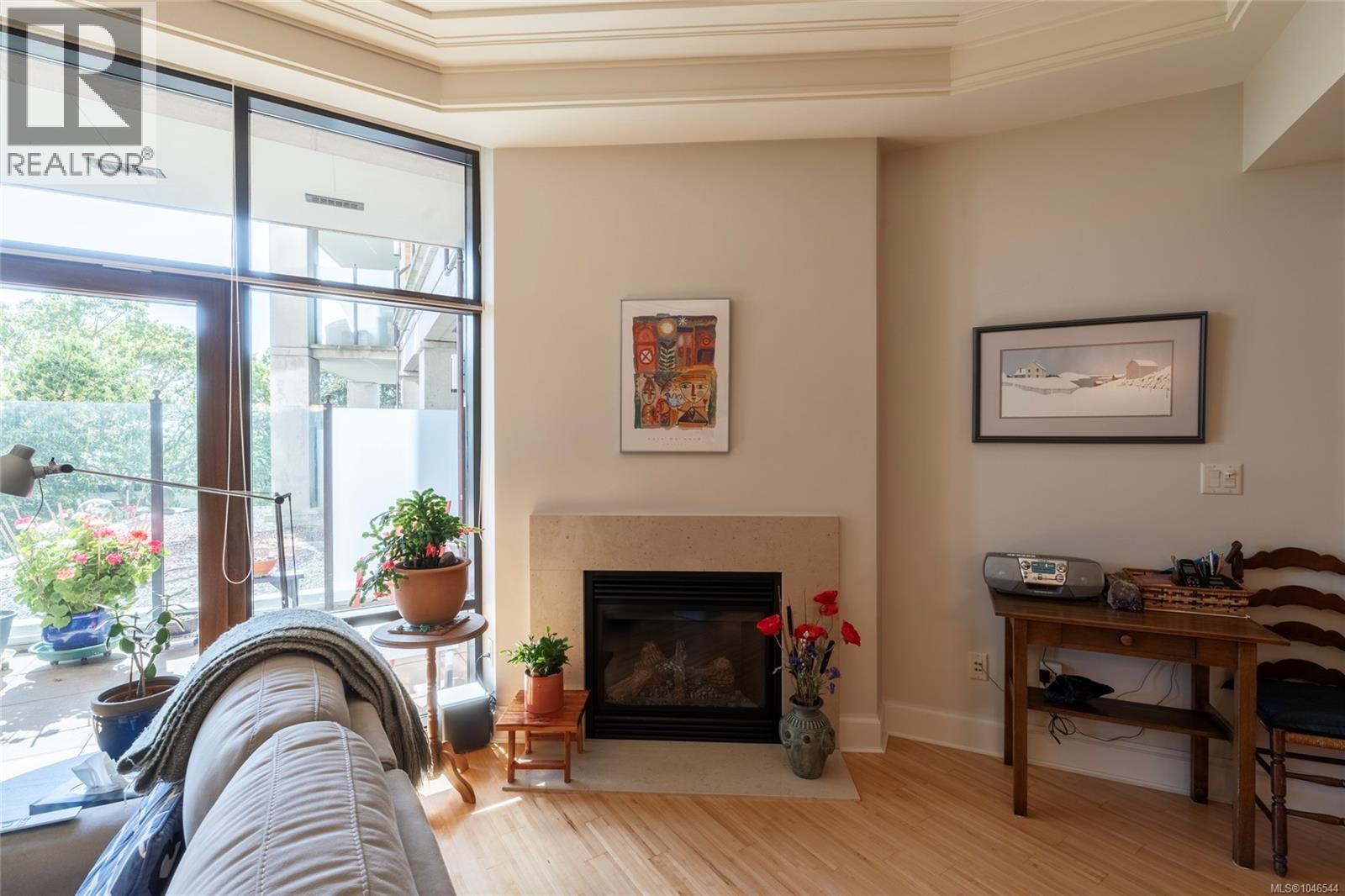 106 847 Dunsmuir Rd, Esquimalt
