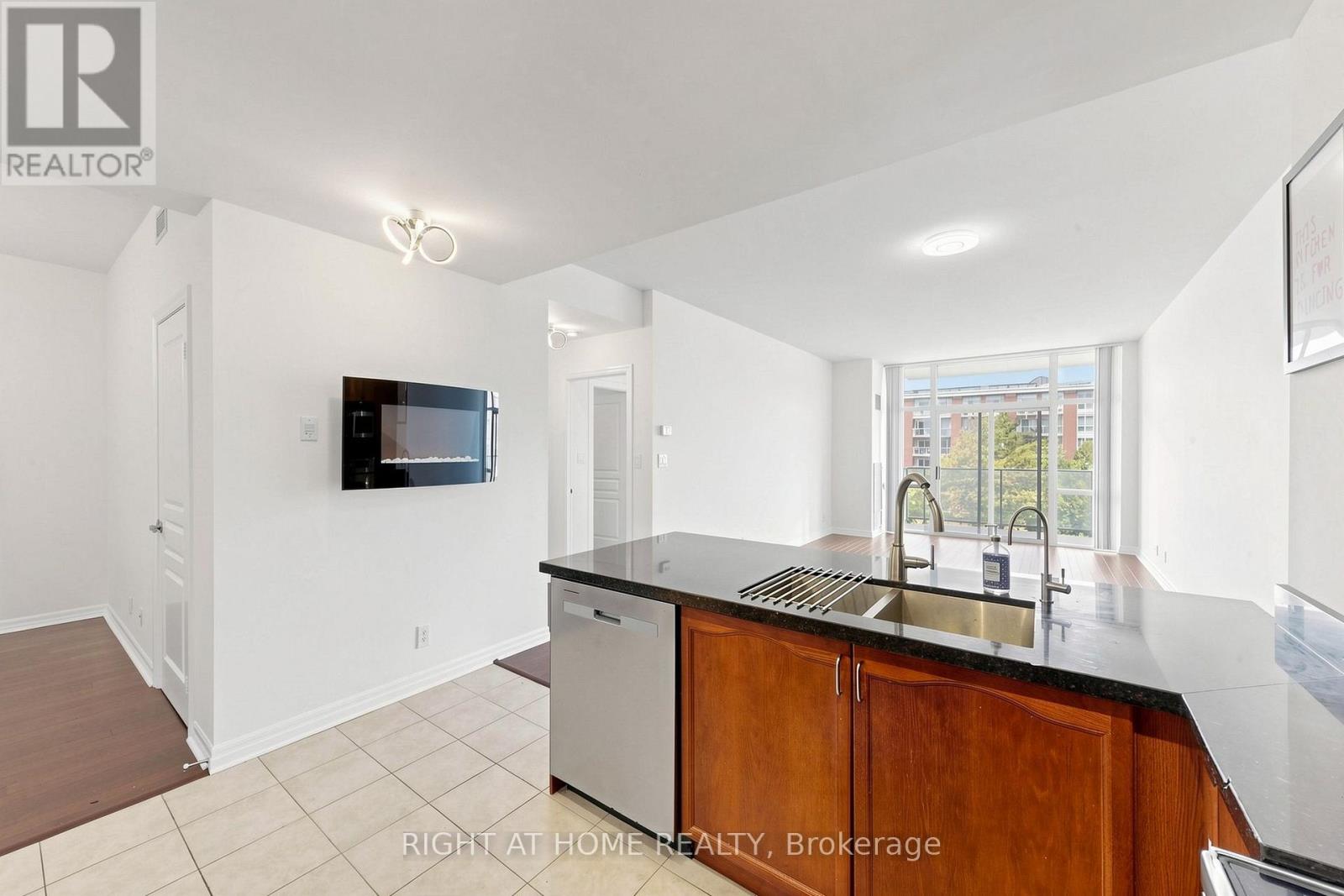 #408 70 PORT STREET E - 17