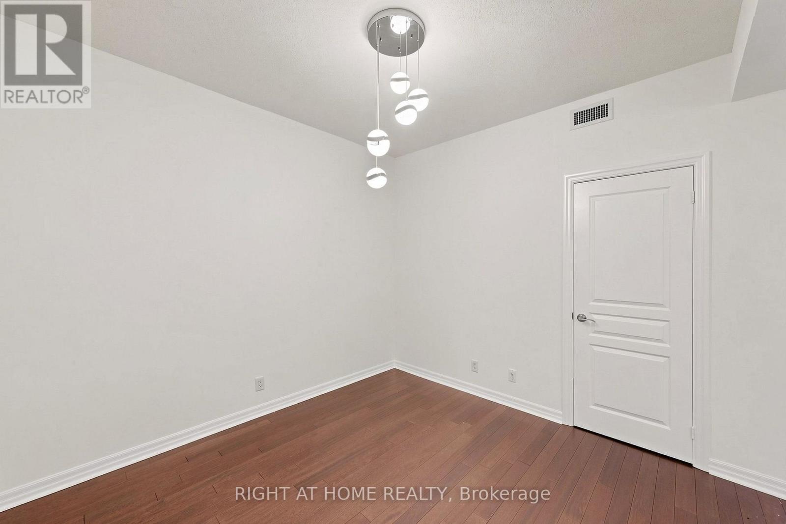 #408 70 PORT STREET E - 19