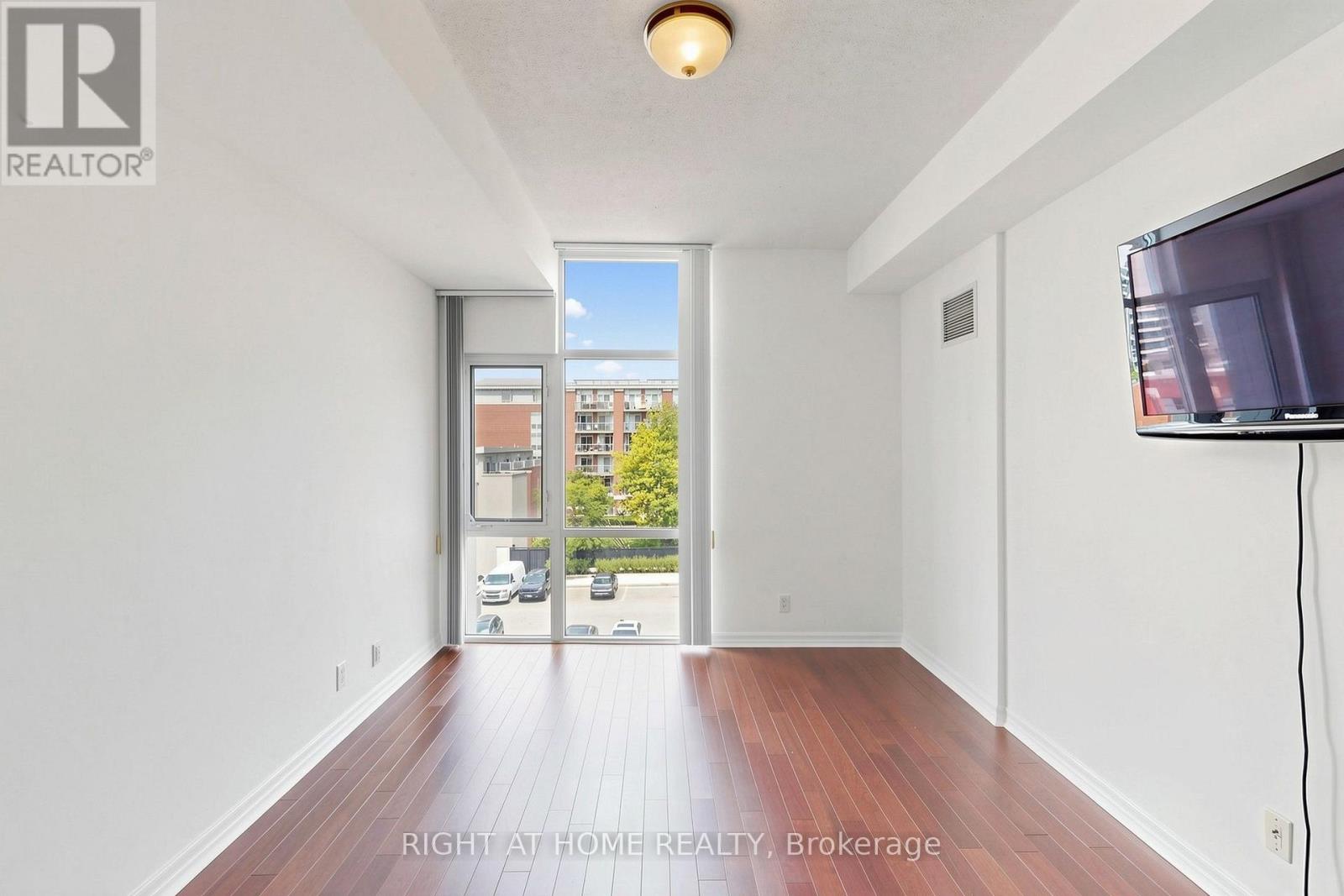 #408 70 PORT STREET E - 22