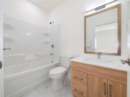 1 Silverbridge Drive, Warren, MB R0C3E0 Photo 7
