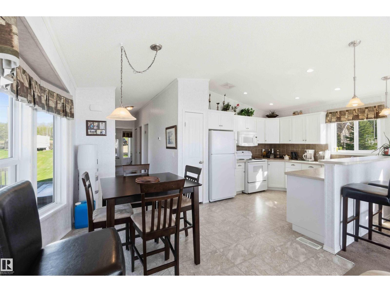 7 53117 Hwy 31 - 15