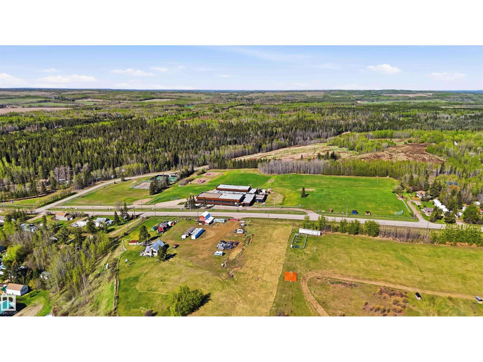 7 53117 Hwy 31 - 65
