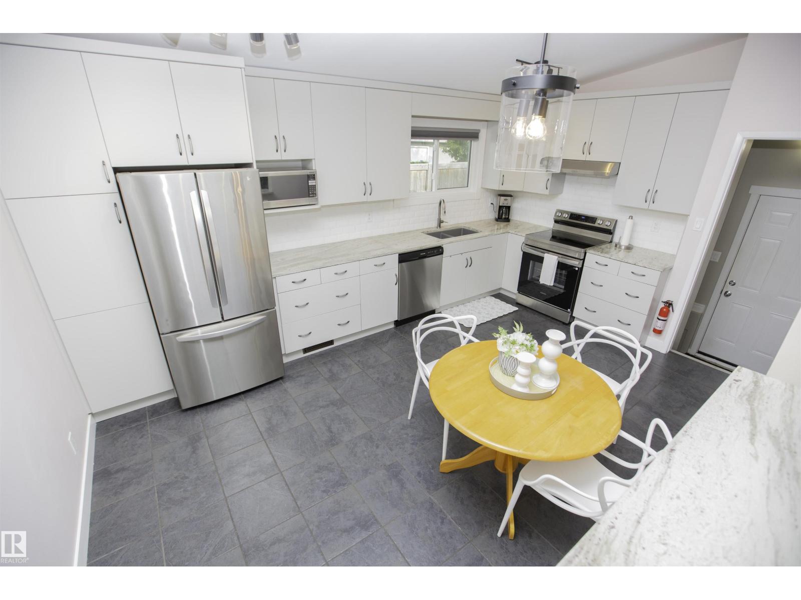9107 58 Street NW - Photo 8