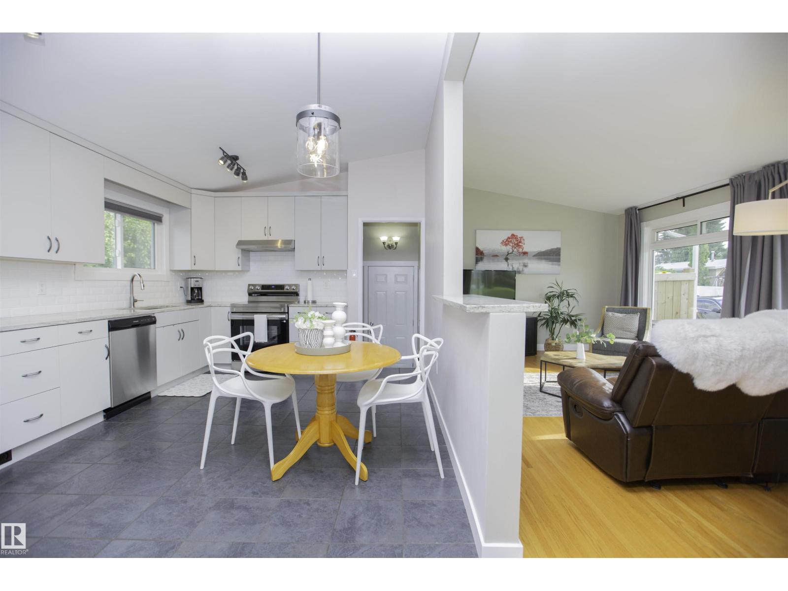 9107 58 Street NW - Photo 6
