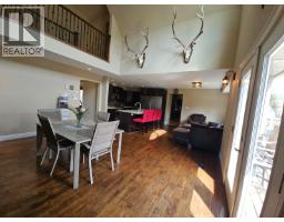 4pc Bathroom - 4105 52 Avenue Ne, Chetwynd, BC V0C1J0 Photo 9
