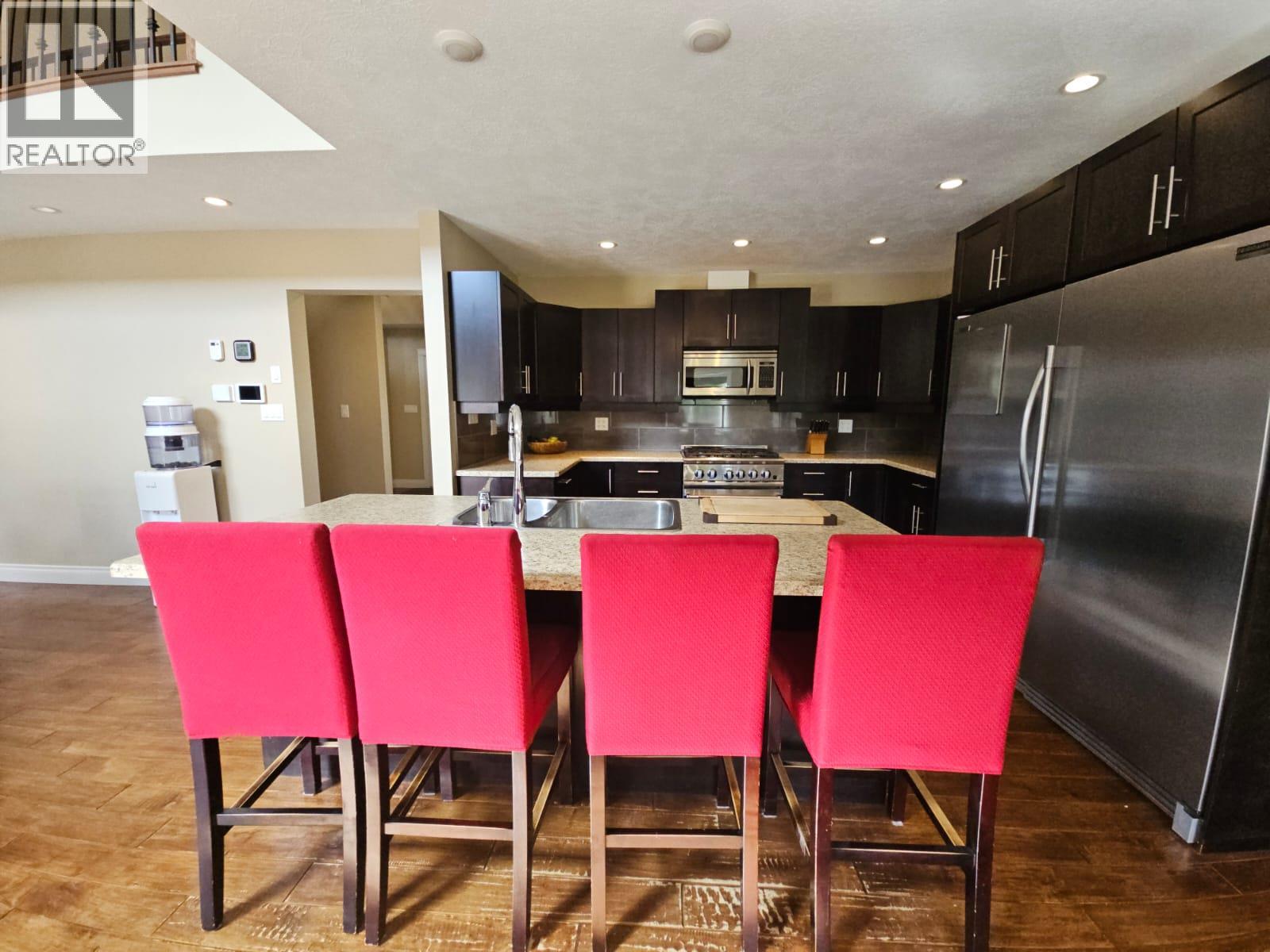 4105 52 Avenue NE - 10