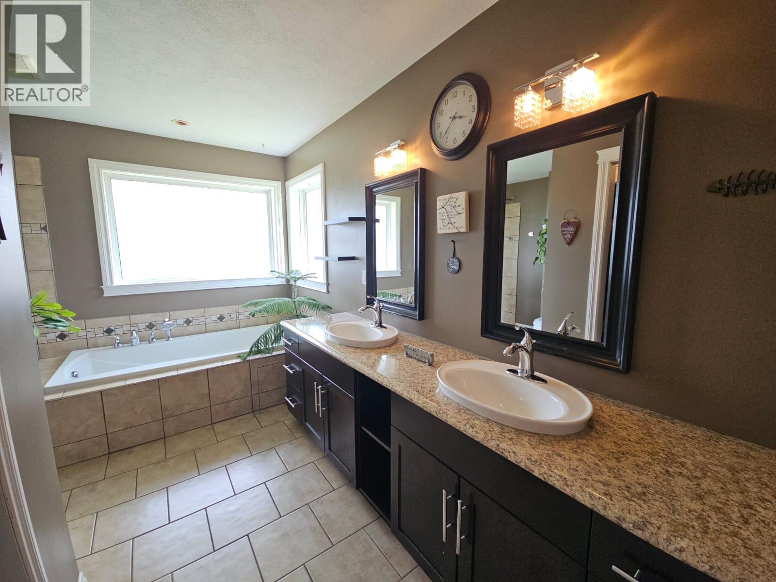 4105 52 Avenue NE - 27