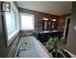 4105 52 Avenue Ne, Chetwynd, BC V0C1J0 Photo 29