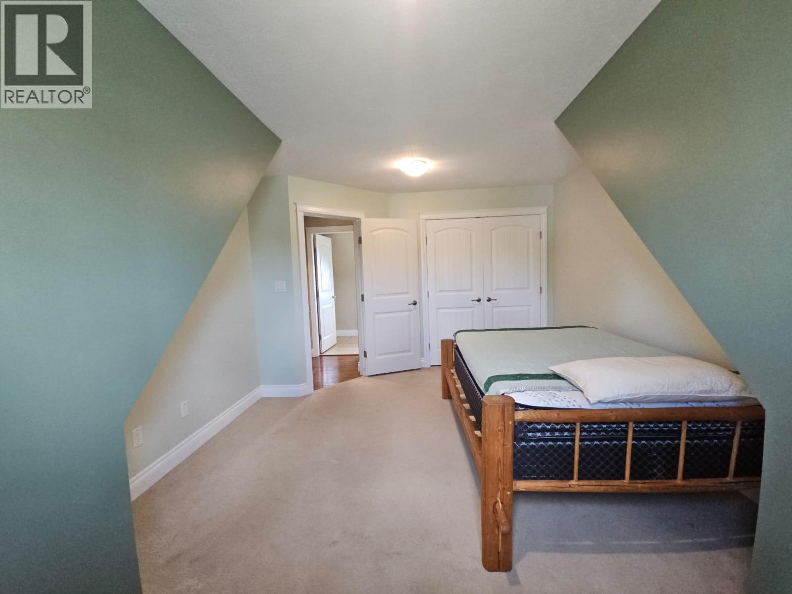 4105 52 Avenue NE, Chetwynd