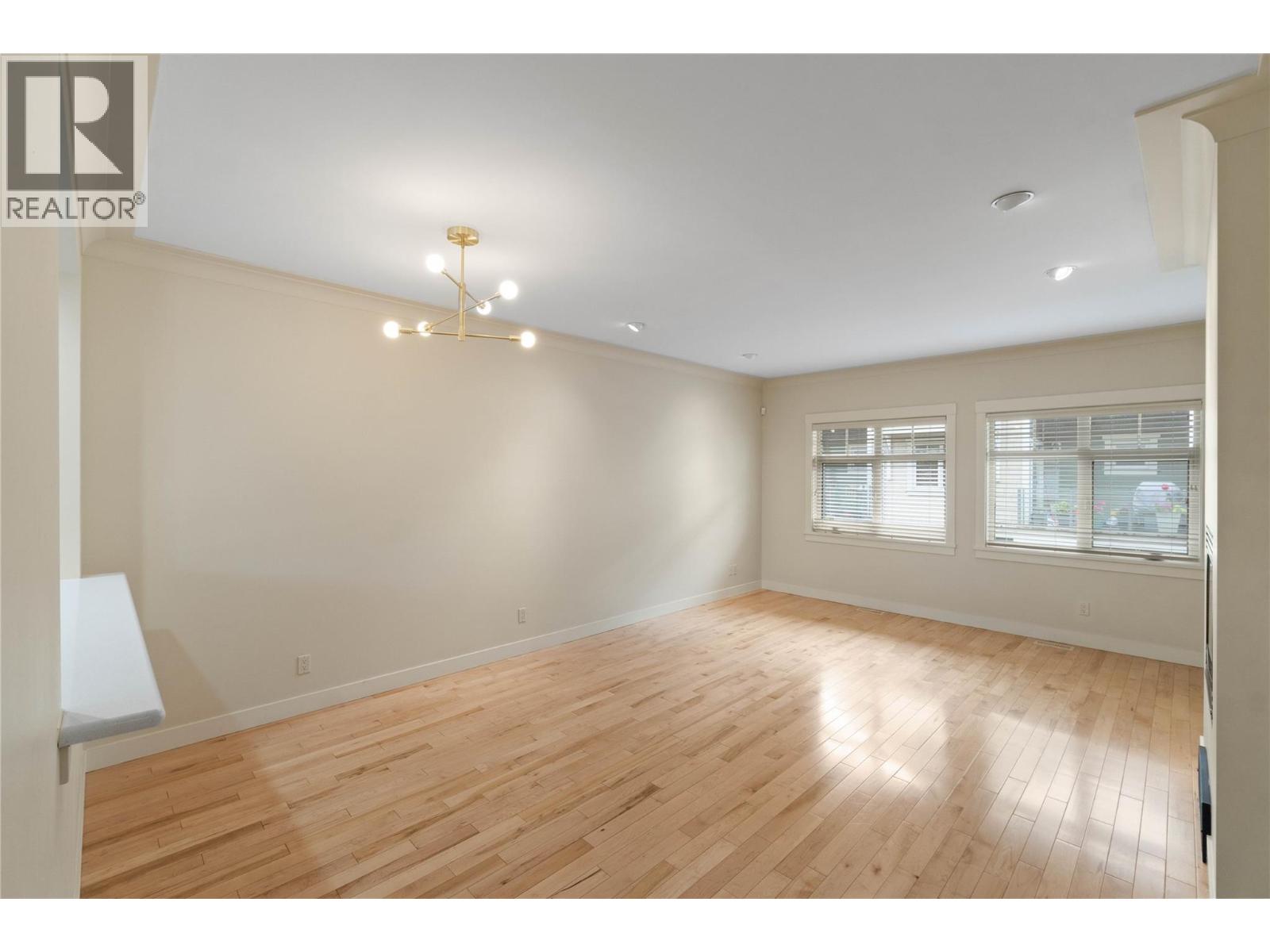 #10 576 NICOLA Street - 9