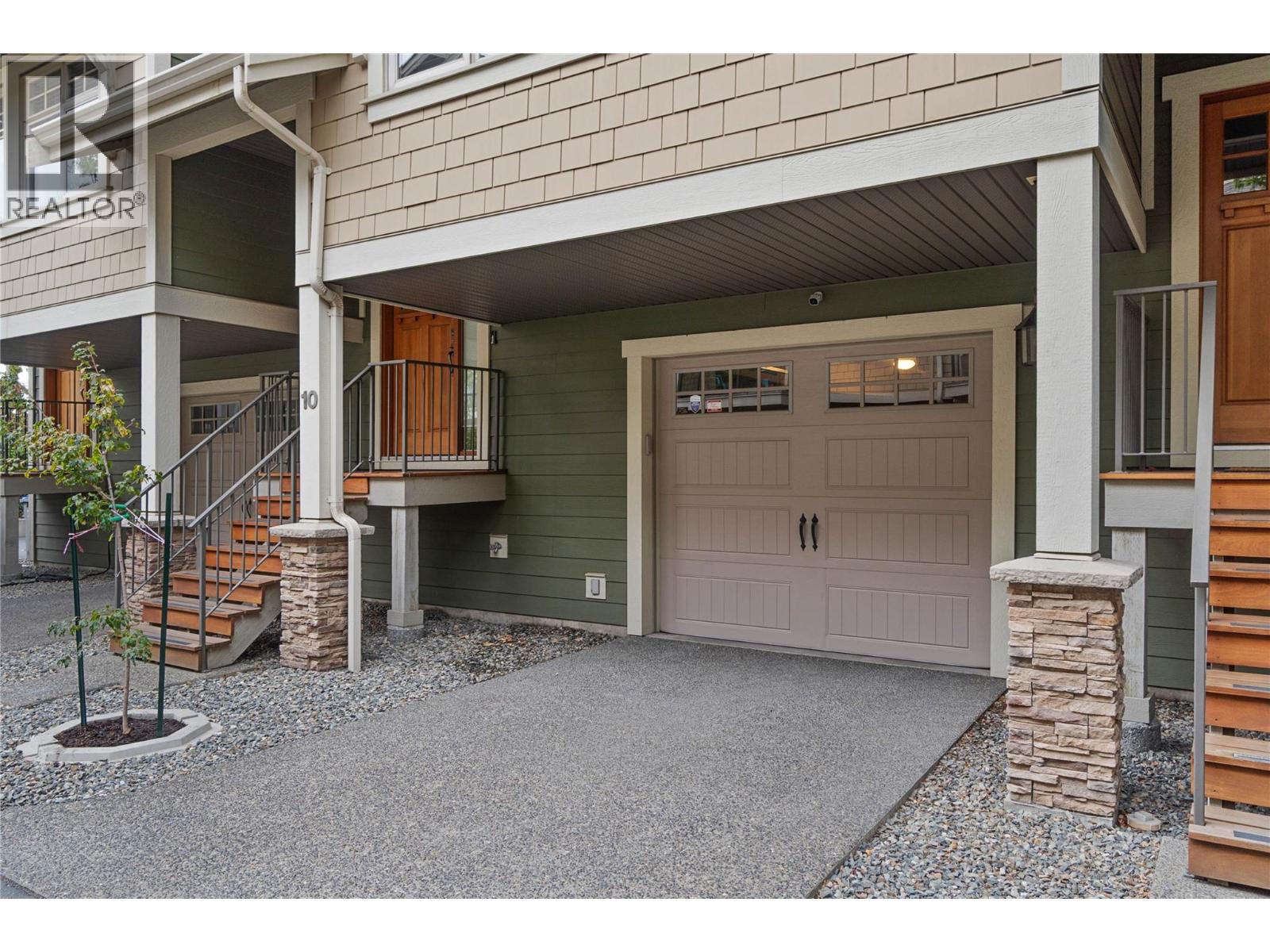 #10 576 NICOLA Street - 24