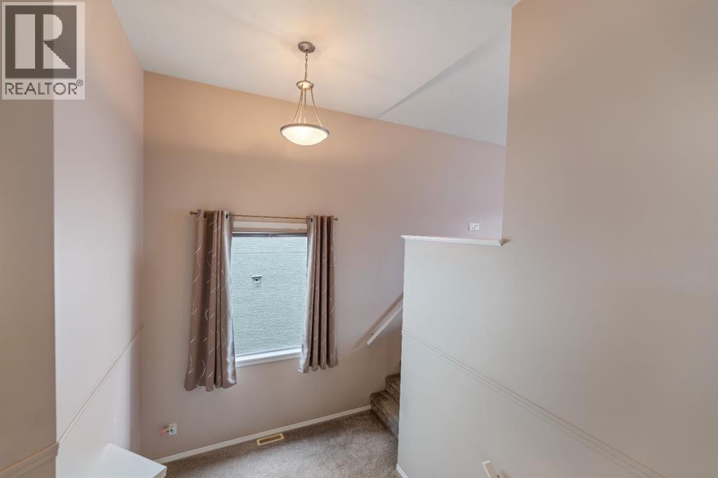 20 Saddlecrest Terrace NE - 31