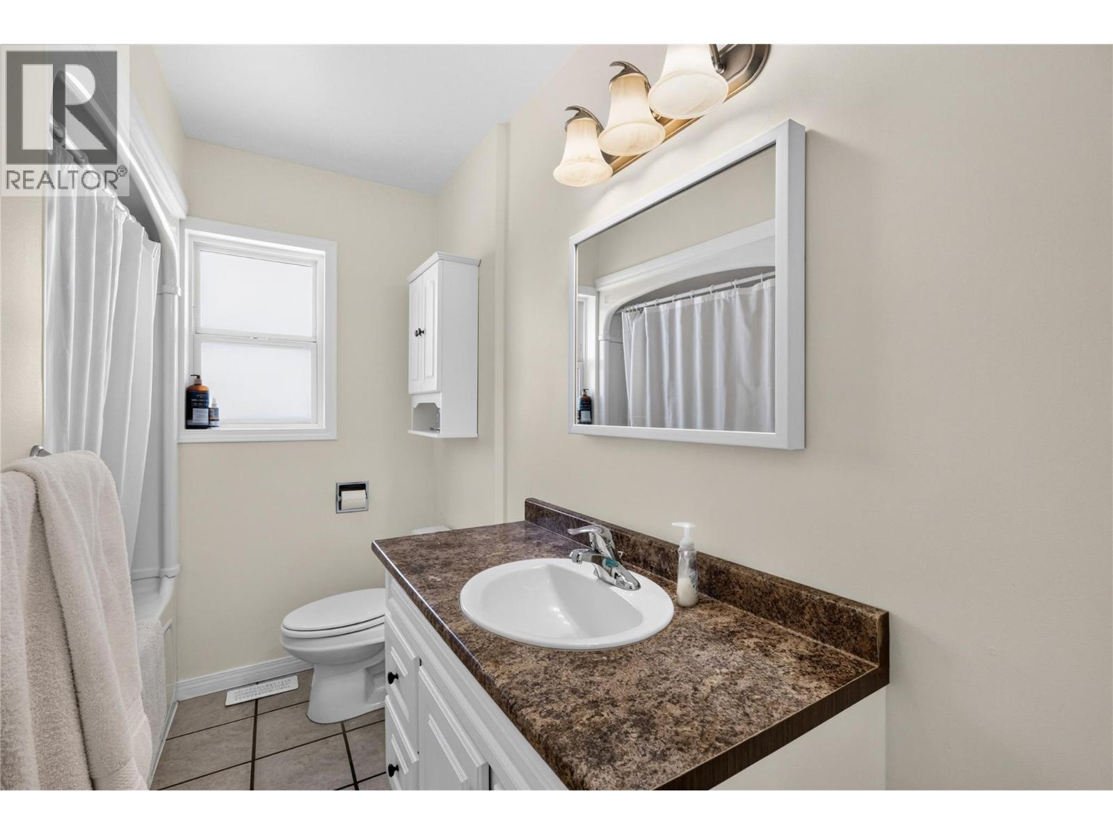 317 Haynes Street, Penticton