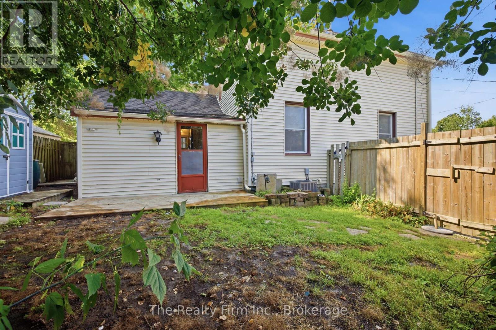 17 DOUGLAS STREET - 23