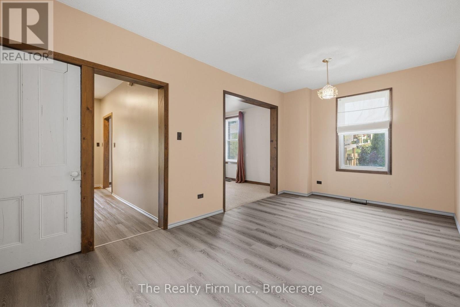 17 DOUGLAS STREET - Image 9
