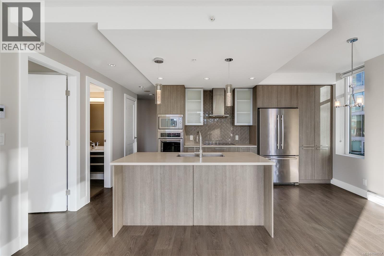 406 960 Yates St, Victoria