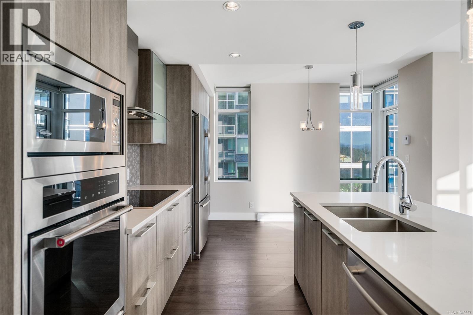 406 960 Yates St, Victoria