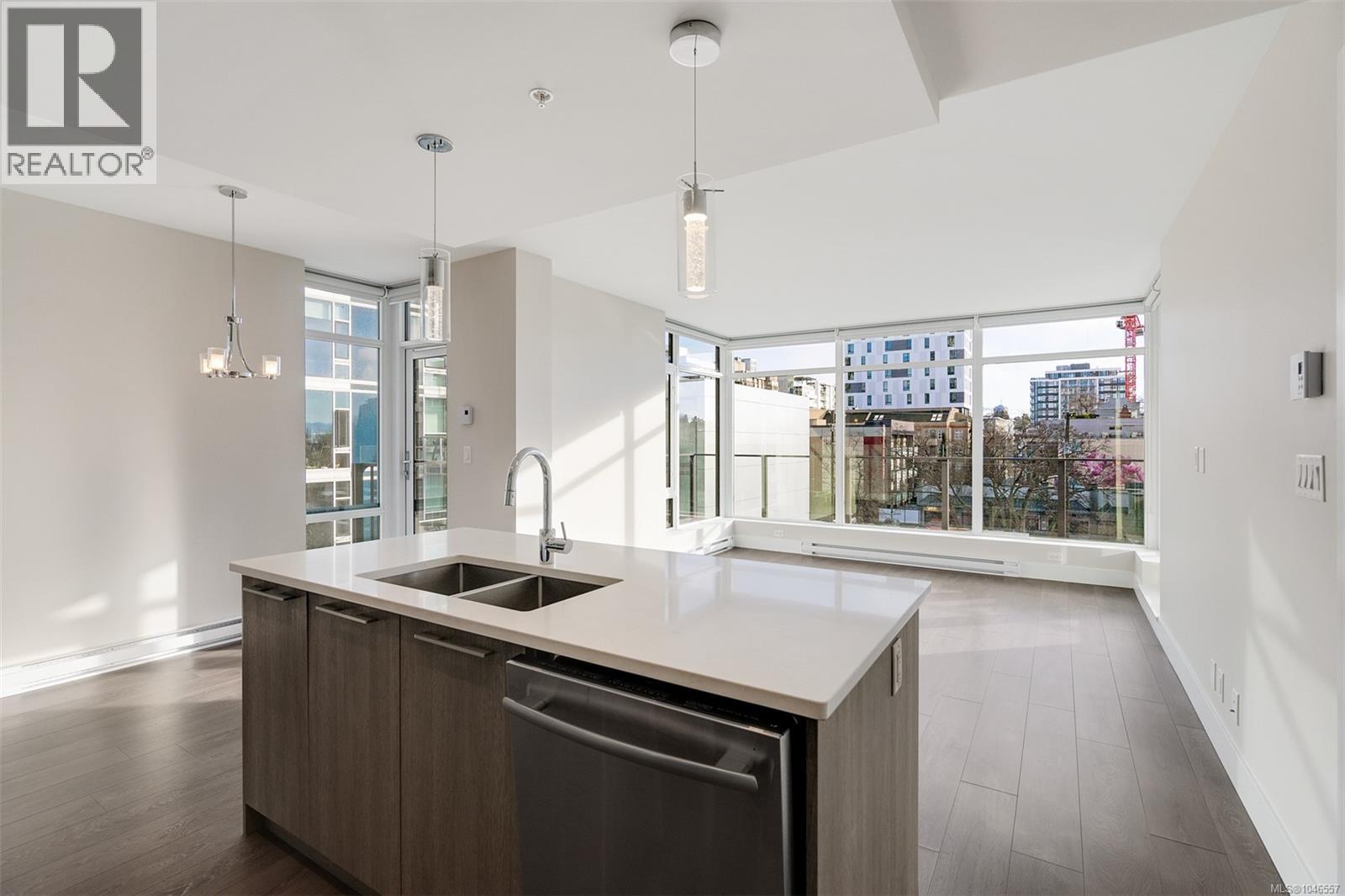 406 960 Yates St, Victoria