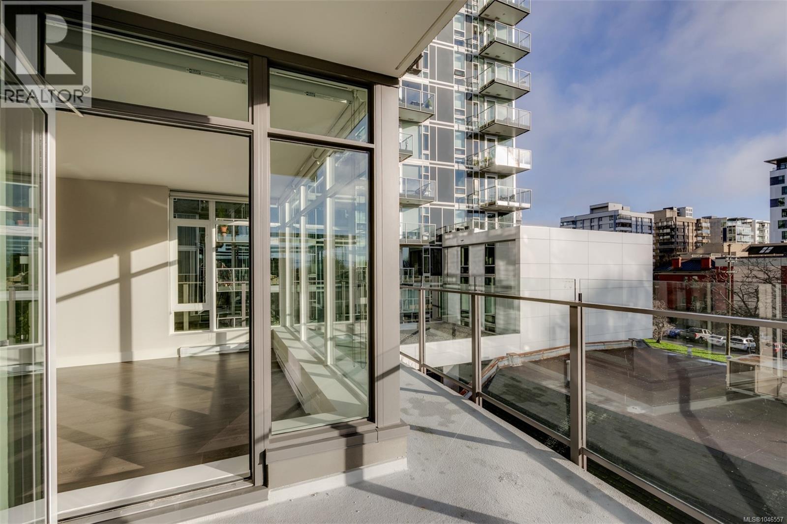 406 960 Yates St, Victoria