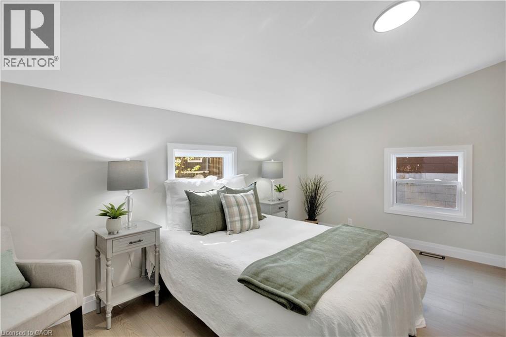 187 DRUMMOND Street - 21