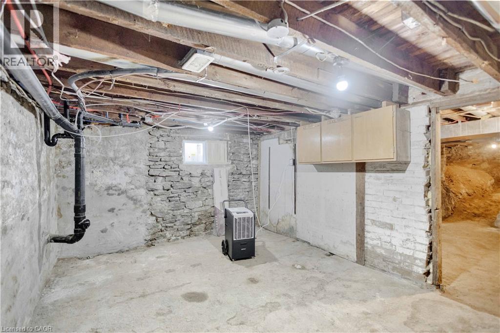 187 DRUMMOND Street - 32
