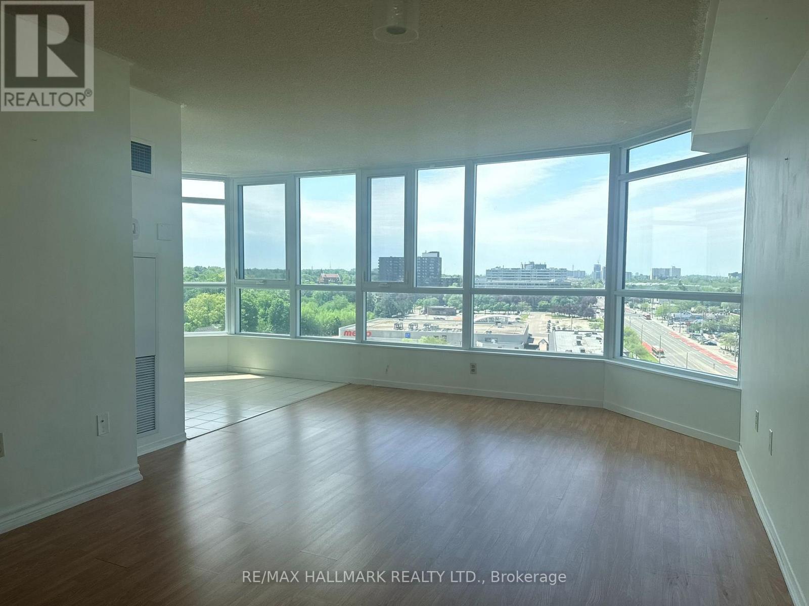 #1105 3231 EGLINTON AVENUE E - 17