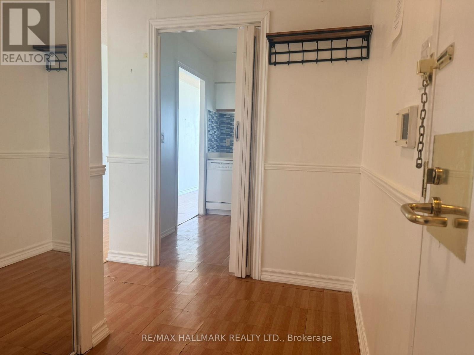 #1105 3231 EGLINTON AVENUE E - 6