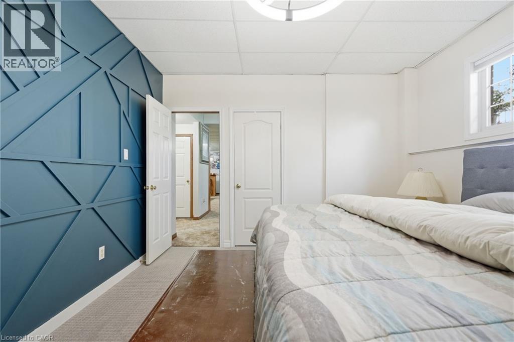 3557 GRIMSBY Road - 32
