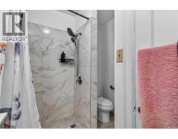 3441 Lovat Ave, Saanich, BC V8X1T8 Photo 15