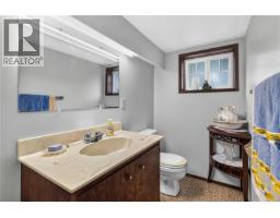 3441 Lovat Ave, Saanich, BC V8X1T8 Photo 29