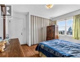 3441 Lovat Ave, Saanich, BC V8X1T8 Photo 24