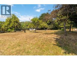 3441 Lovat Ave, Saanich, BC V8X1T8 Photo 35
