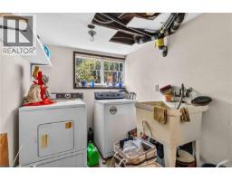3441 Lovat Ave, Saanich, BC V8X1T8 Photo 30
