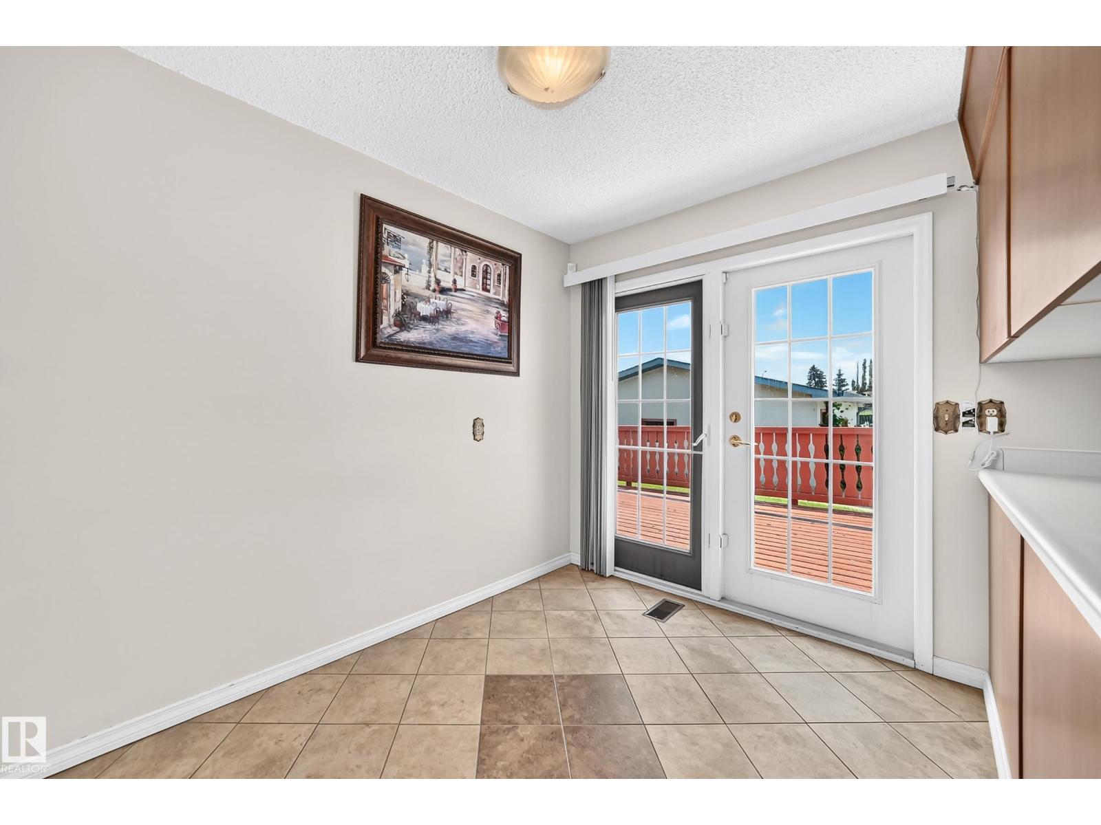 7215 144 AV NW - 13