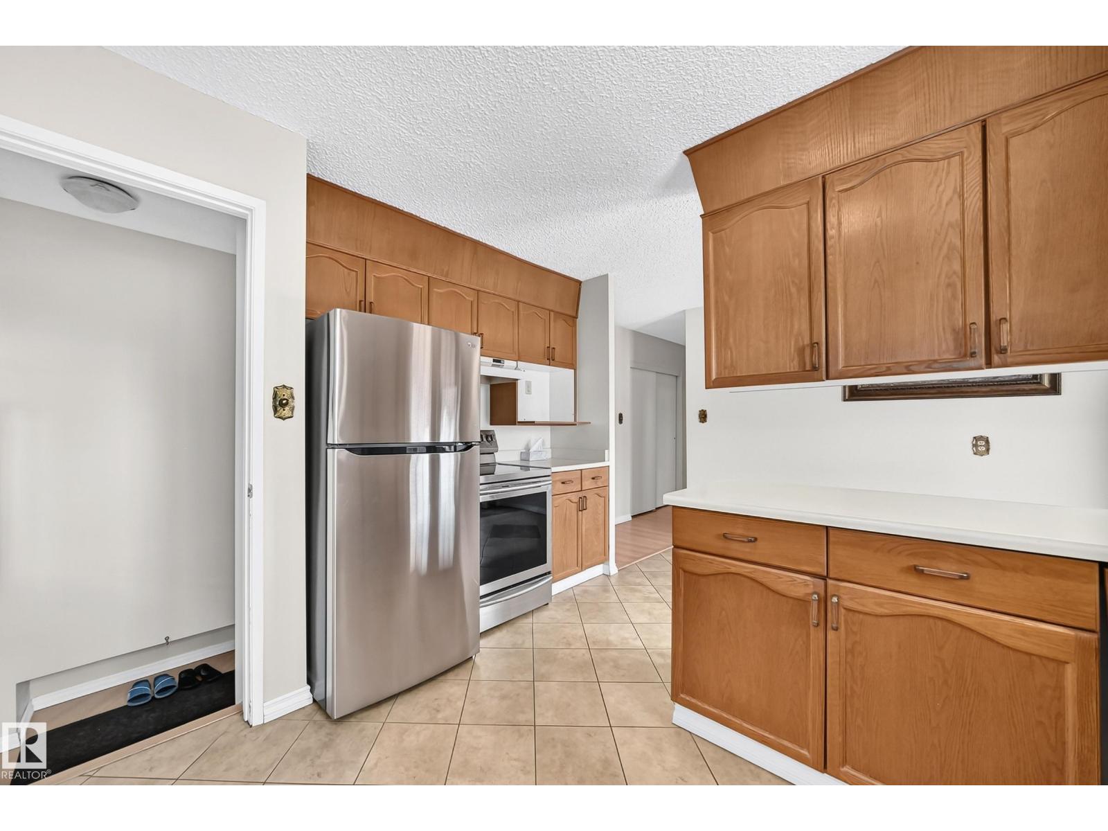 7215 144 AV NW - 14