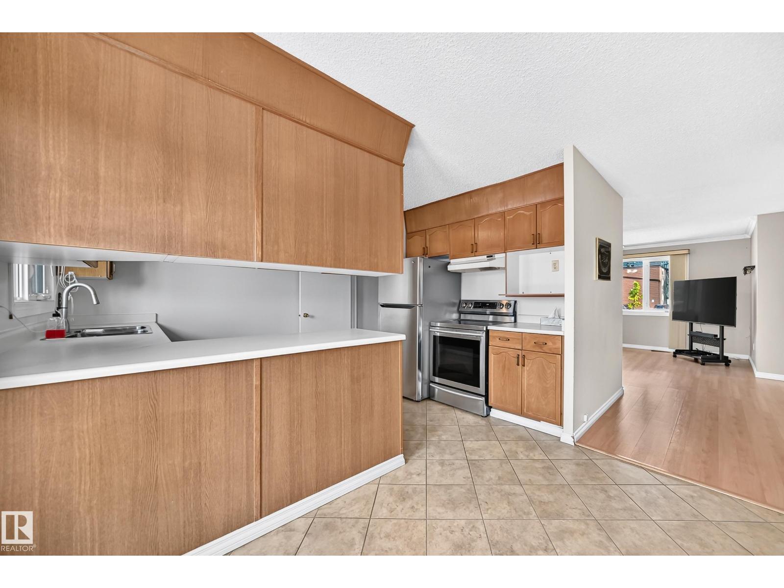 7215 144 AV NW - 16