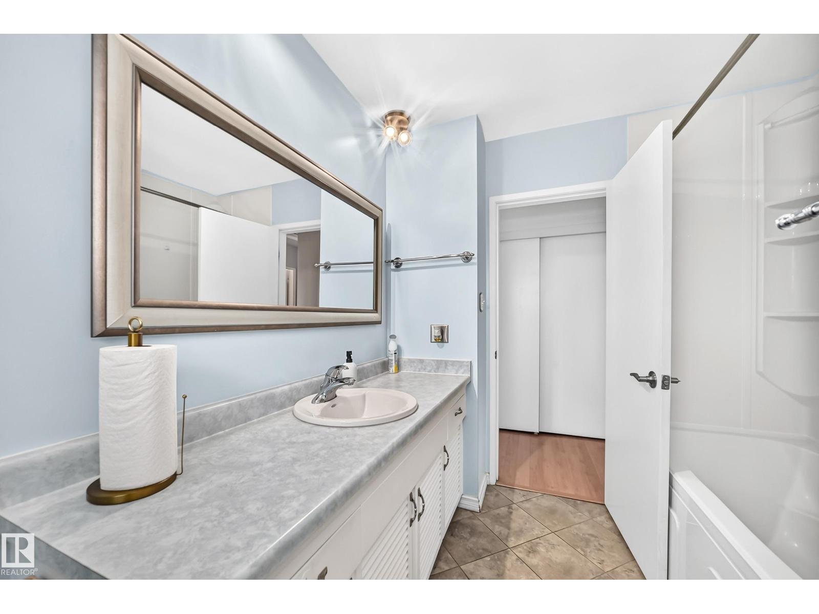 7215 144 AV NW - 31