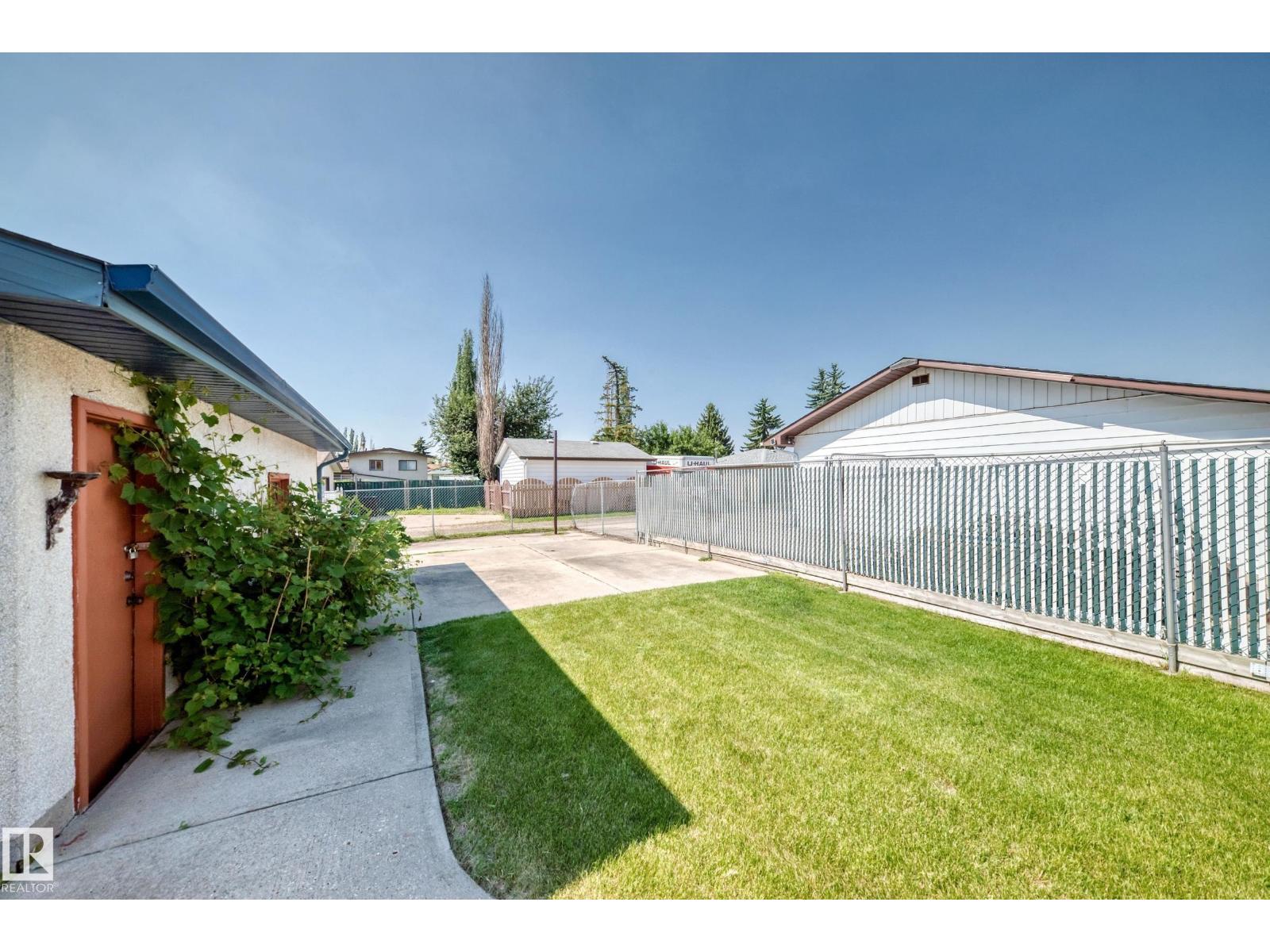 7215 144 AV NW - 50