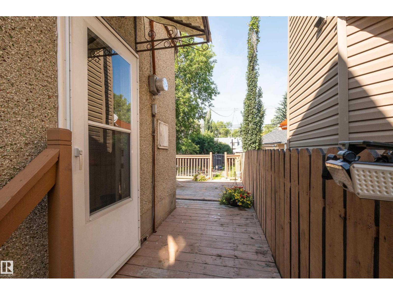 8850 89 Street NW - Photo 30
