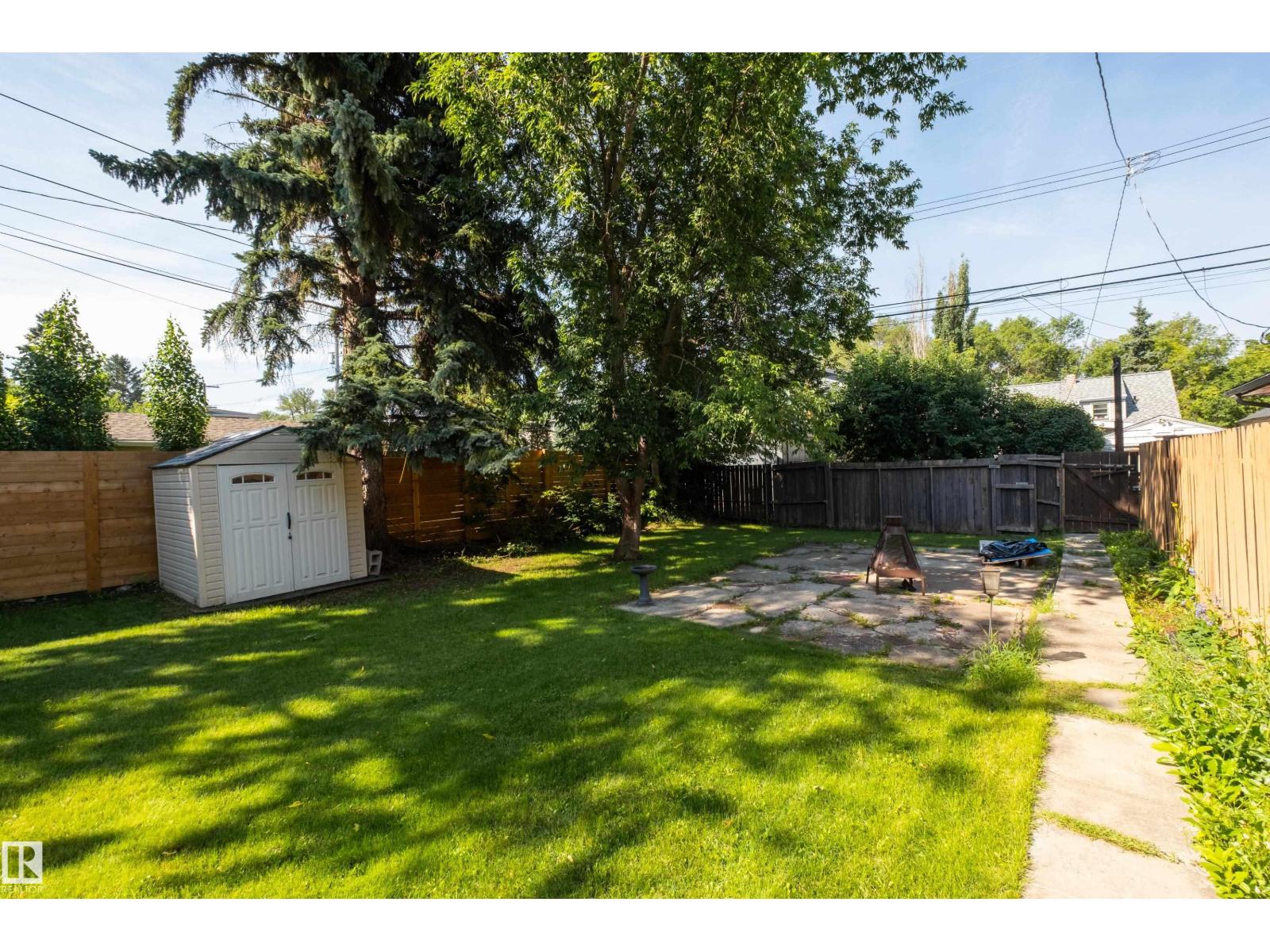 8850 89 Street NW - Photo 32