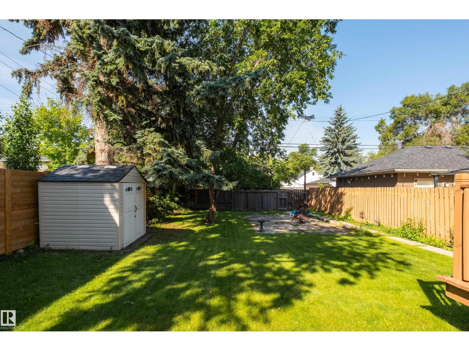 8850 89 Street NW - Photo 34