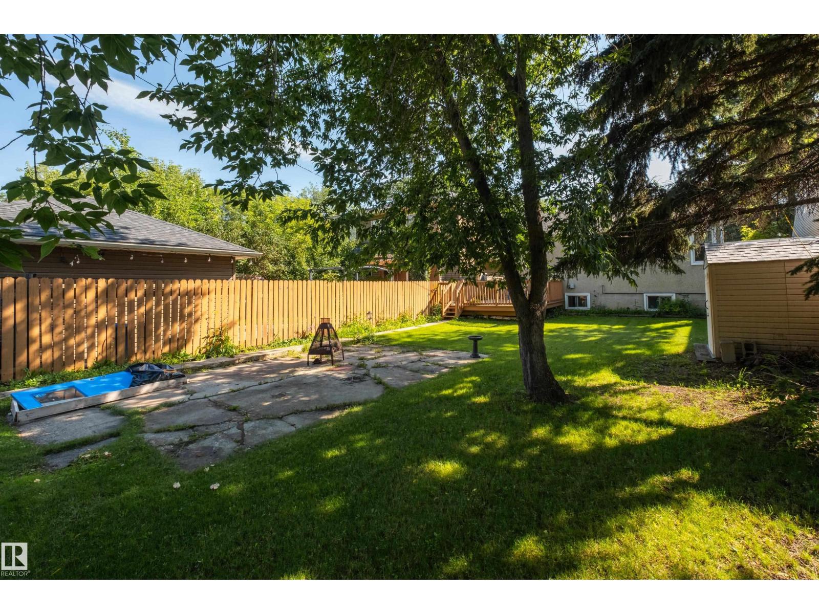 8850 89 Street NW - Photo 38