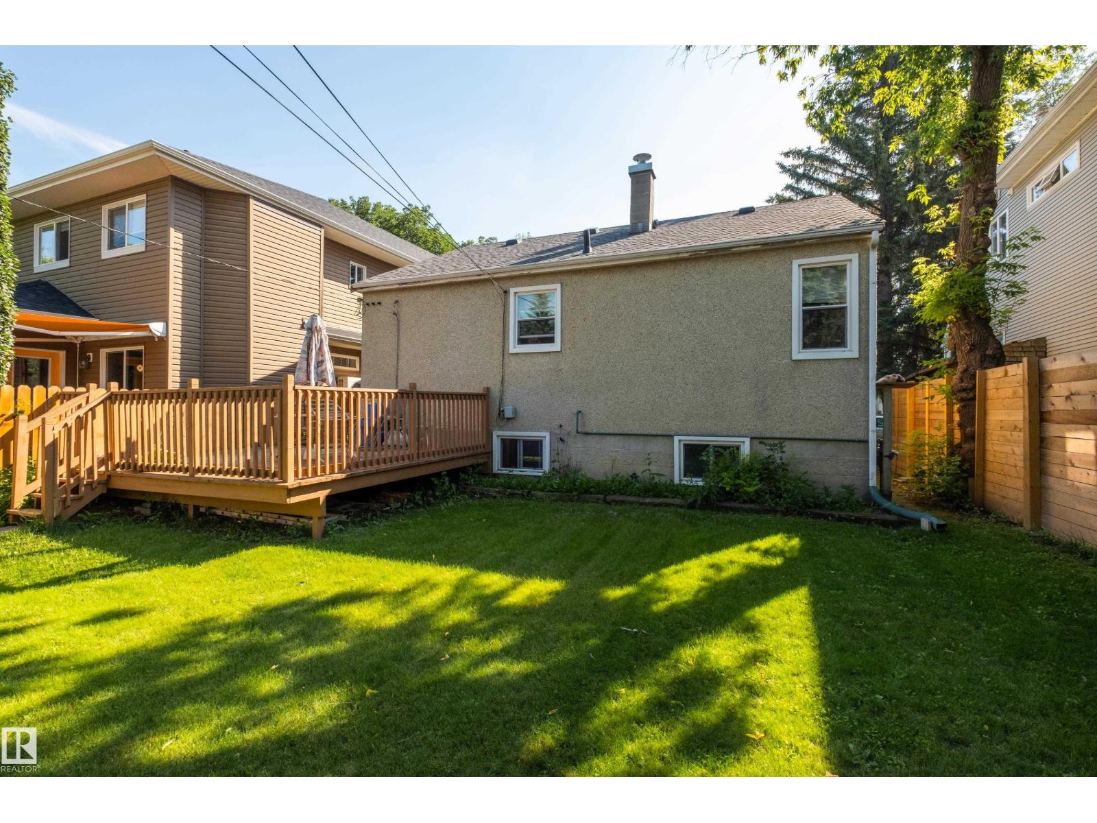 8850 89 Street NW - Photo 39