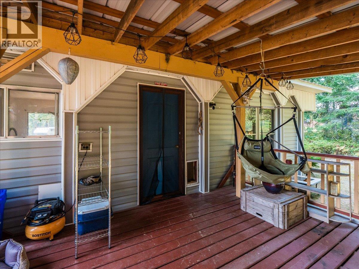 8864 SLOCAN S Road - 51