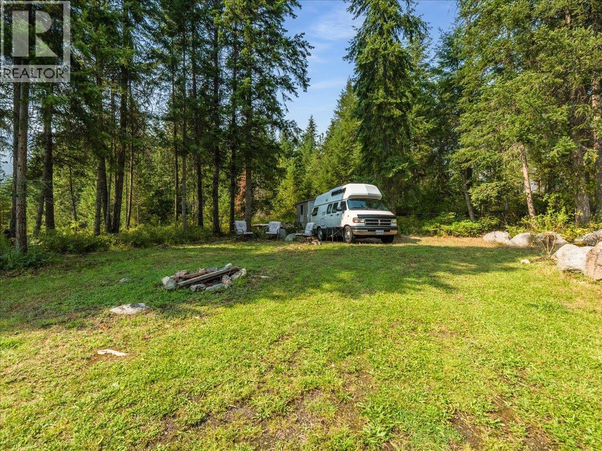 8864 SLOCAN S Road - 37