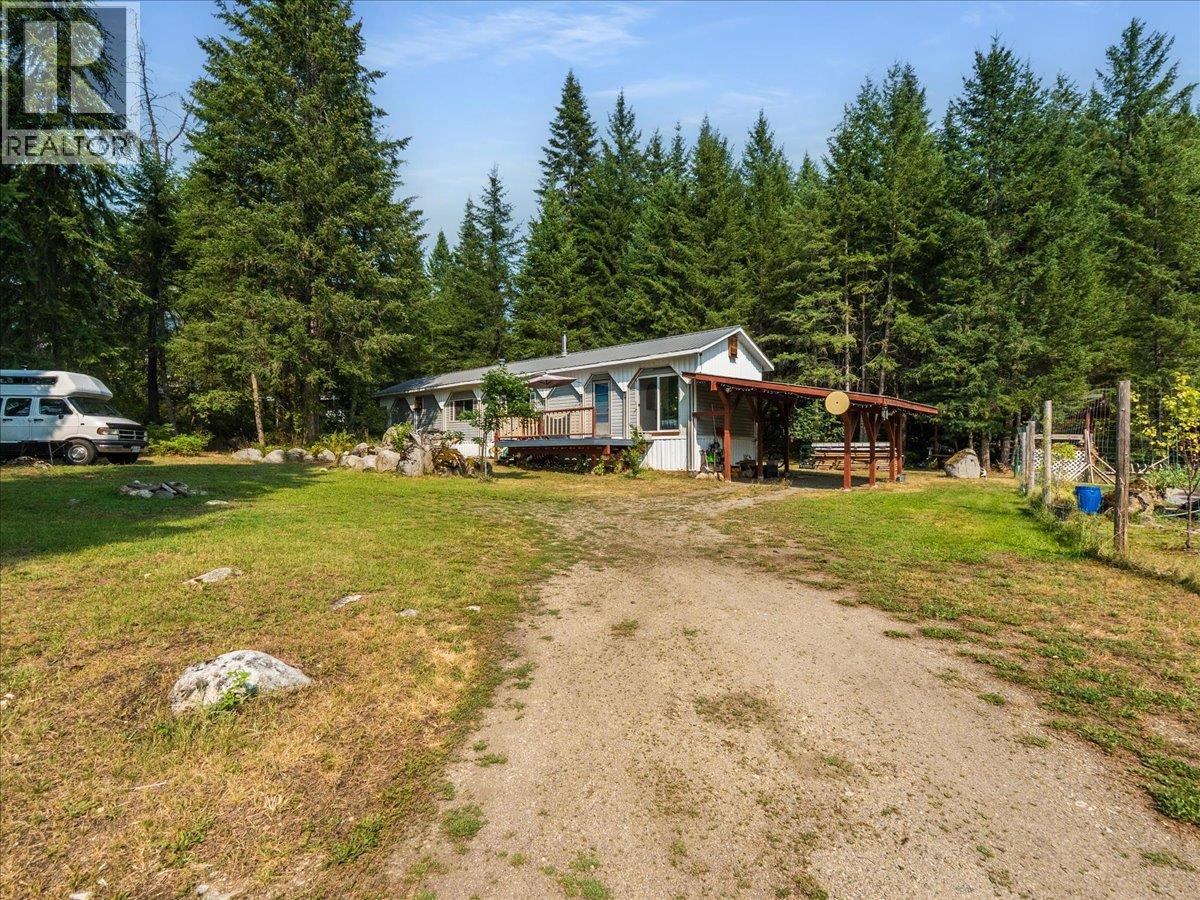 8864 SLOCAN S Road - 35